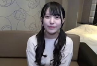JAPANESEHD40成熟学妹冰冰露脸新人，黑丝诱惑肤白貌美极品新人大秀直播，听狼友指挥舔奶抠逼水嫩嫩的小洞洞很是诱惑不要错过